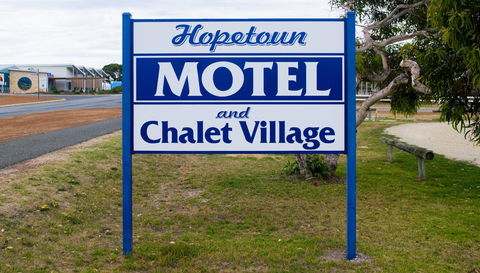Hopetoun Motel & Chalet Village - Redcliffe Tourism 5
