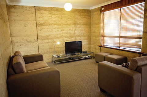 Hopetoun Motel & Chalet Village - Redcliffe Tourism 41