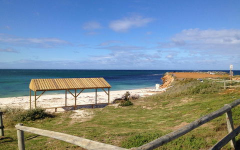 Hopetoun Motel & Chalet Village - Redcliffe Tourism 4