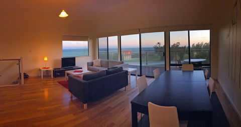 Hopetoun Motel & Chalet Village - Redcliffe Tourism 10