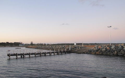 Hopetoun Motel & Chalet Village - Redcliffe Tourism 14