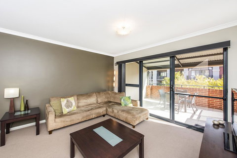 Subiaco Emporium Apartment - Redcliffe Tourism 13