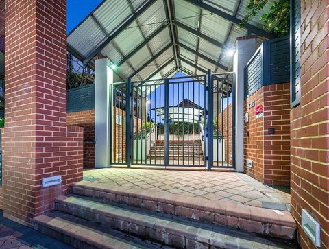 Subiaco Emporium Apartment - Redcliffe Tourism 6