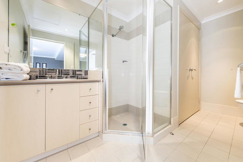 Subiaco Emporium Apartment - Redcliffe Tourism 12