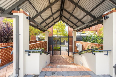 Subiaco Emporium Apartment - Redcliffe Tourism 22