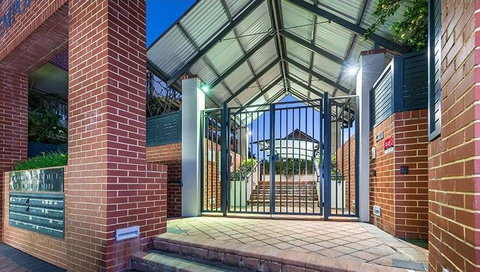 Subiaco Emporium Apartment - Redcliffe Tourism 8