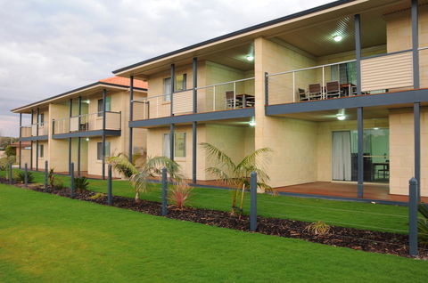 Pinnacles Edge Resort - Redcliffe Tourism 22