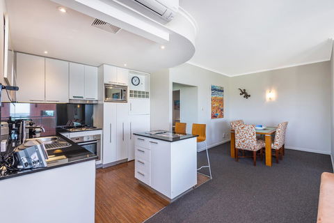 A 406 FANTASTIC OCEAN BEACH And MARINA VIEW APT - MANDURAH - Redcliffe Tourism 21