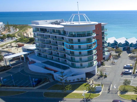 A 406 FANTASTIC OCEAN BEACH And MARINA VIEW APT - MANDURAH - Redcliffe Tourism 24