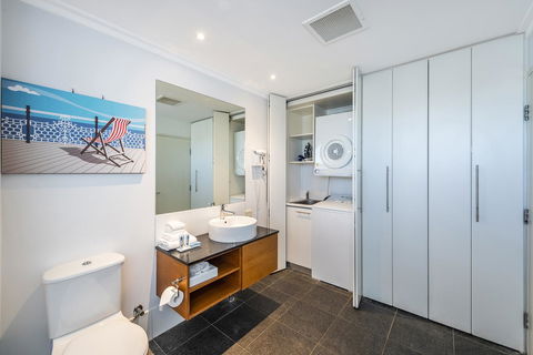 A 406 FANTASTIC OCEAN BEACH And MARINA VIEW APT - MANDURAH - Redcliffe Tourism 15