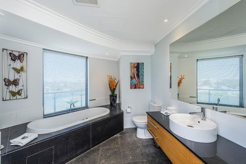 A 406 FANTASTIC OCEAN BEACH And MARINA VIEW APT - MANDURAH - Redcliffe Tourism 14