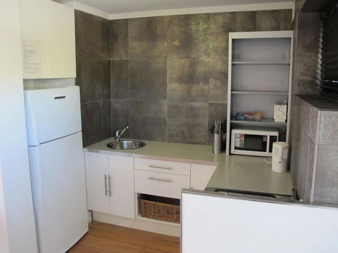 Studio 204 With Harbour, Ocean And Sunset Views From The Balcony - Redcliffe Tourism 2