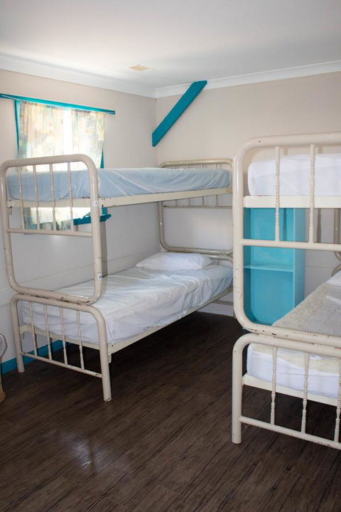 Esperance YHA - Redcliffe Tourism 7