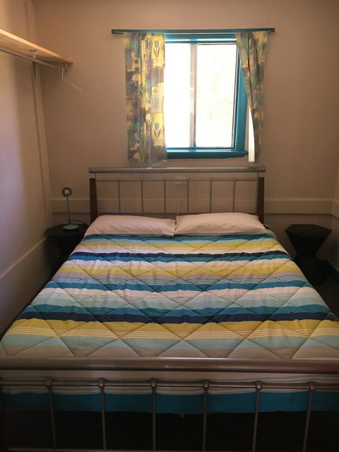 Esperance YHA - Redcliffe Tourism 1