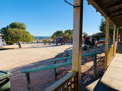 Shark Bay Cottages - Redcliffe Tourism 2
