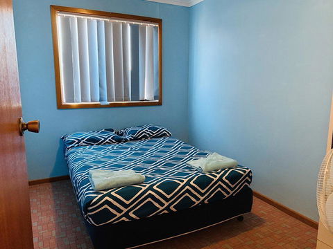 Shark Bay Cottages - Redcliffe Tourism 4