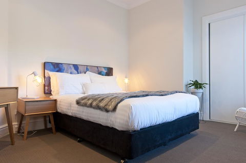 On The Beach Waterfront Apartment - Redcliffe Tourism 9