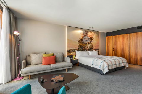 MACq 01 Hotel - Redcliffe Tourism 1