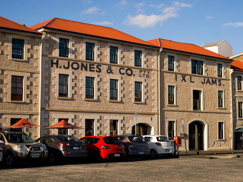 The Henry Jones Art Hotel - Redcliffe Tourism 5