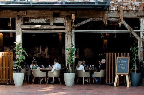 The Henry Jones Art Hotel - Redcliffe Tourism 7