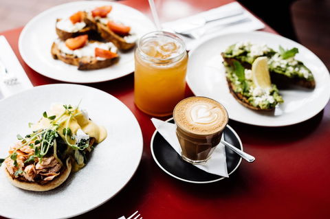 The Henry Jones Art Hotel - Redcliffe Tourism 24