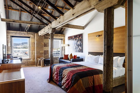 The Henry Jones Art Hotel - Redcliffe Tourism 3