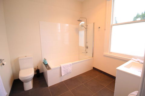 Trinity Hill Apartments - Redcliffe Tourism 19