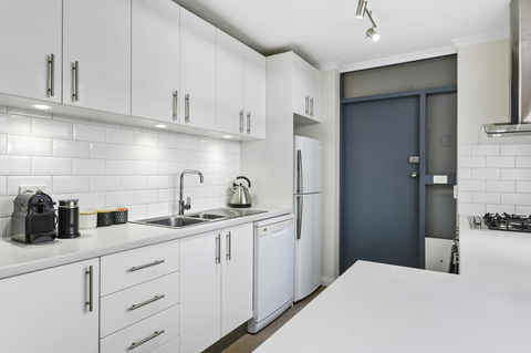 Trinity Hill Apartments - Redcliffe Tourism 7