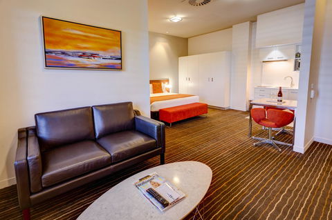 Mantra Charles Hotel - Redcliffe Tourism 22