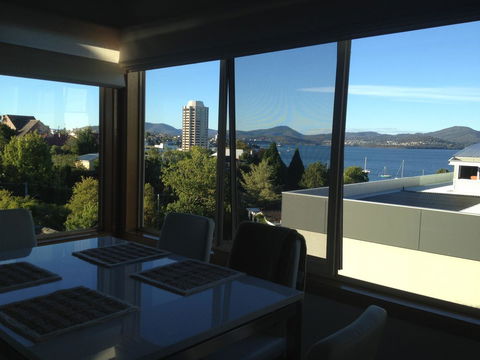 Reflections On The Bay - Redcliffe Tourism 8