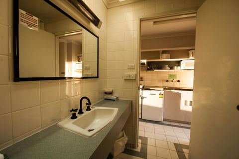 Parklane Motel - Redcliffe Tourism 24