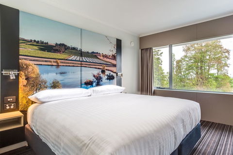 Hotel Launceston - Redcliffe Tourism 2