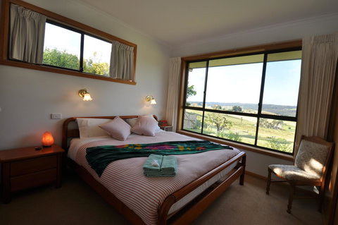 Plovers Ridge Country Retreat - Redcliffe Tourism 1