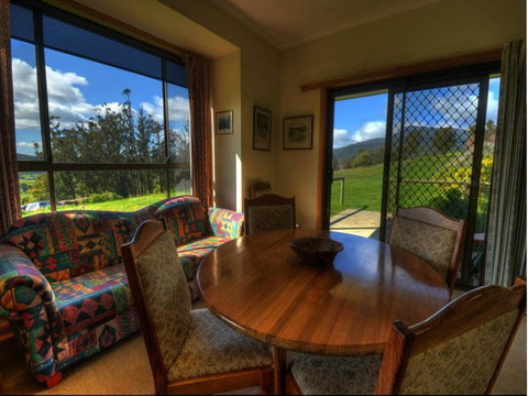 Plovers Ridge Country Retreat - Redcliffe Tourism 5