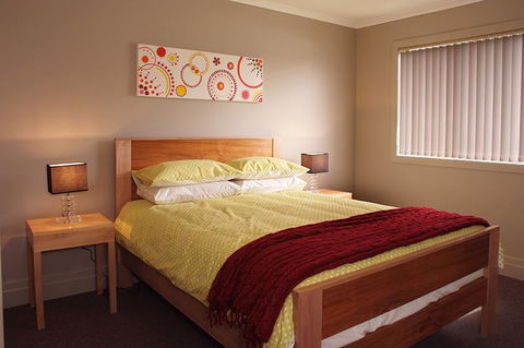 Pinestumps Holiday Home - Redcliffe Tourism 5