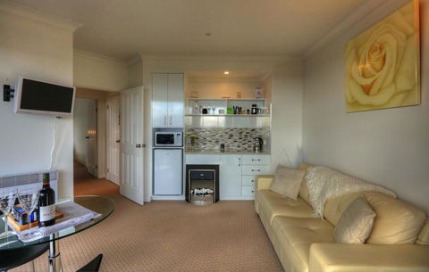 Sheer Pleasure Accommodation - Redcliffe Tourism 29