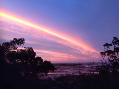 Sheer Pleasure Accommodation - Redcliffe Tourism 10