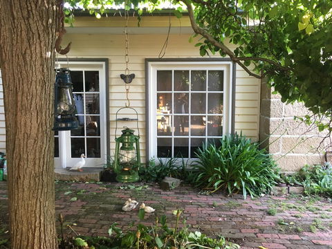 Walnut Cottage - Redcliffe Tourism 6