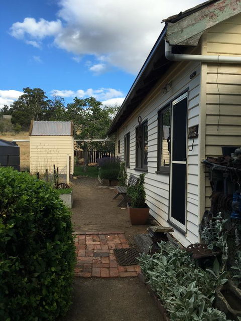 Walnut Cottage - Redcliffe Tourism 12