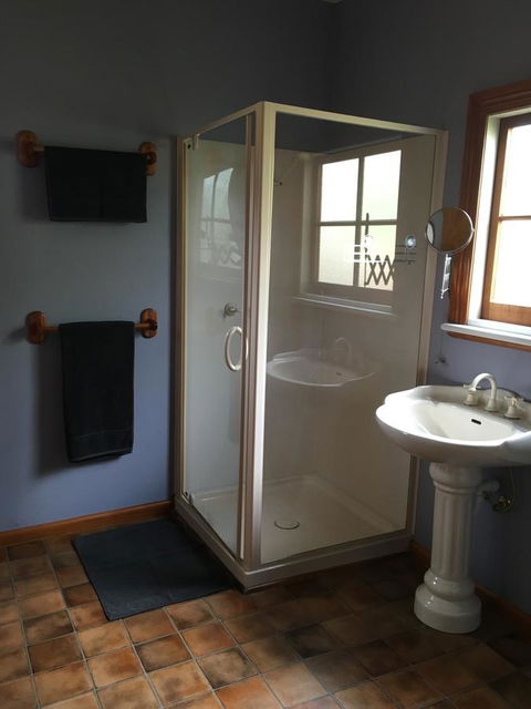 Walnut Cottage - Redcliffe Tourism 4