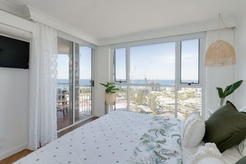 NEW Beautiful 1 Bedroom Beach Views Broadbeach - Redcliffe Tourism 0