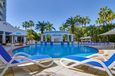 NEW Beautiful 1 Bedroom Beach Views Broadbeach - Redcliffe Tourism 3