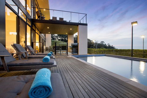 Newhaven Luxury Family Home With Bay Views, Large Pool, Jacuzzi, Tennis Court, Playground - Redcliffe Tourism 0