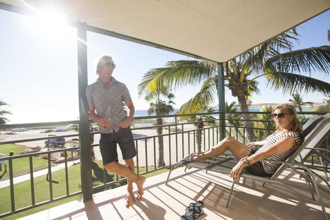 Ningaloo Reef Resort - Redcliffe Tourism 2