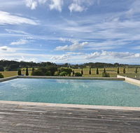 Noble Willow Estate Lovedale. Super Spacious with views and pool - Redcliffe Tourism