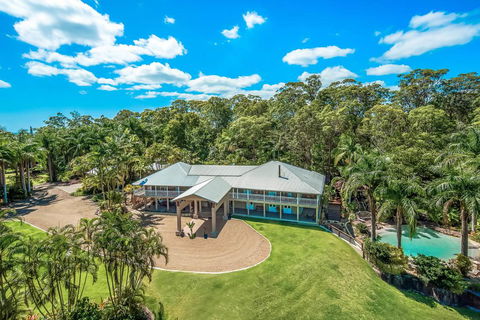 Noosa Haven - Redcliffe Tourism 0