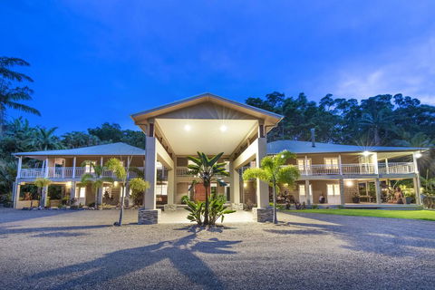 Noosa Haven - Redcliffe Tourism 1