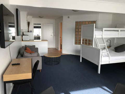 North Pier Hotel - Redcliffe Tourism 2