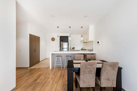 NORTH POINT RETREAT - MORNINGTON - Redcliffe Tourism 0