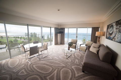 Novotel Wollongong Northbeach - Redcliffe Tourism 1